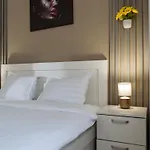 New Building -- Downtown Tineretului Oasis -- Self Check-in --1min Metro Station Daire