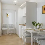 شقة New Building -- Downtown Tineretului Oasis -- Self Check-in --1min Metro Station بوخارست
