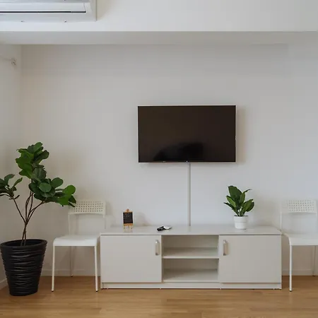 New Building -- Downtown Tineretului Oasis -- Self Check-in --1min Metro Station Апартаменты *