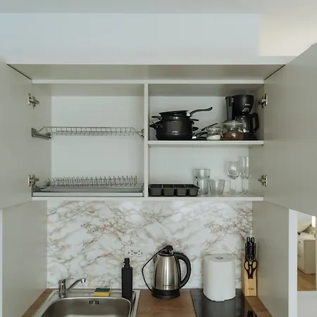 New Building -- Downtown Tineretului Oasis -- Self Check-in --1min Metro Station Bukarest