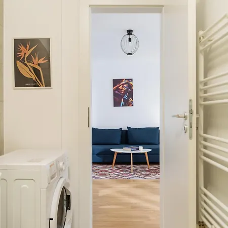 New Building -- Downtown Tineretului Oasis -- Self Check-in --1min Metro Station * Бухарест