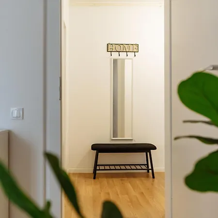 New Building -- Downtown Tineretului Oasis -- Self Check-in --1min Metro Station Apartament Bukareszt