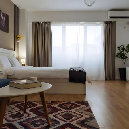 New Building -- Downtown Tineretului Oasis -- Self Check-in --1min Metro Station Apartamento Bucareste