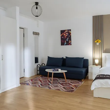 New Building -- Downtown Tineretului Oasis -- Self Check-in --1min Metro Station Apartamento