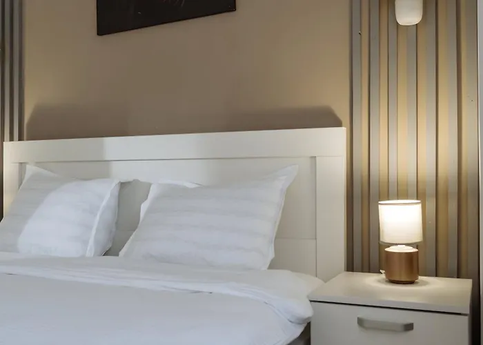 New Building -- Downtown Tineretului Oasis -- Self Check-in --1min Metro Station Apartamento