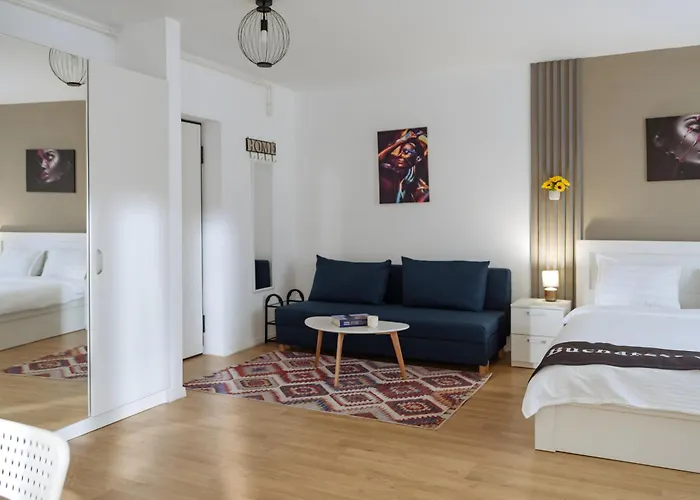 New Building -- Downtown Tineretului Oasis -- Self Check-in --1min Metro Station Apartamento