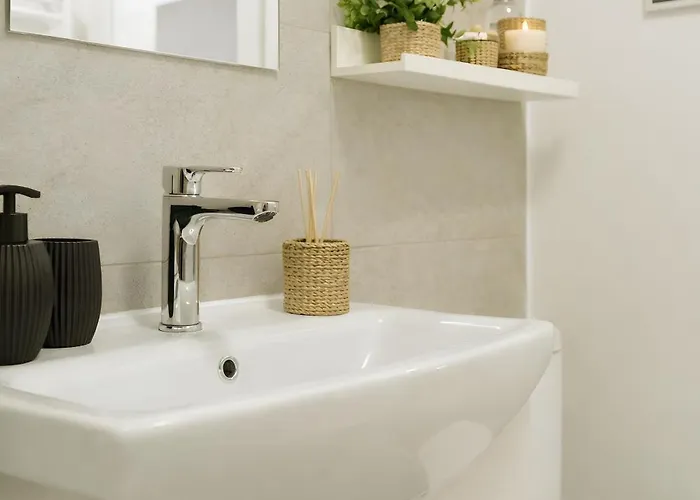 New Building -- Downtown Tineretului Oasis -- Self Check-in --1min Metro Station *