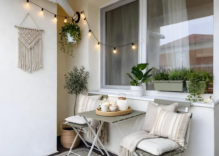 New Building -- Downtown Tineretului Oasis -- Self Check-in --1min Metro Station Apartamento