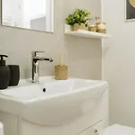 New Building -- Downtown Tineretului Oasis -- Self Check-in --1min Metro Station *